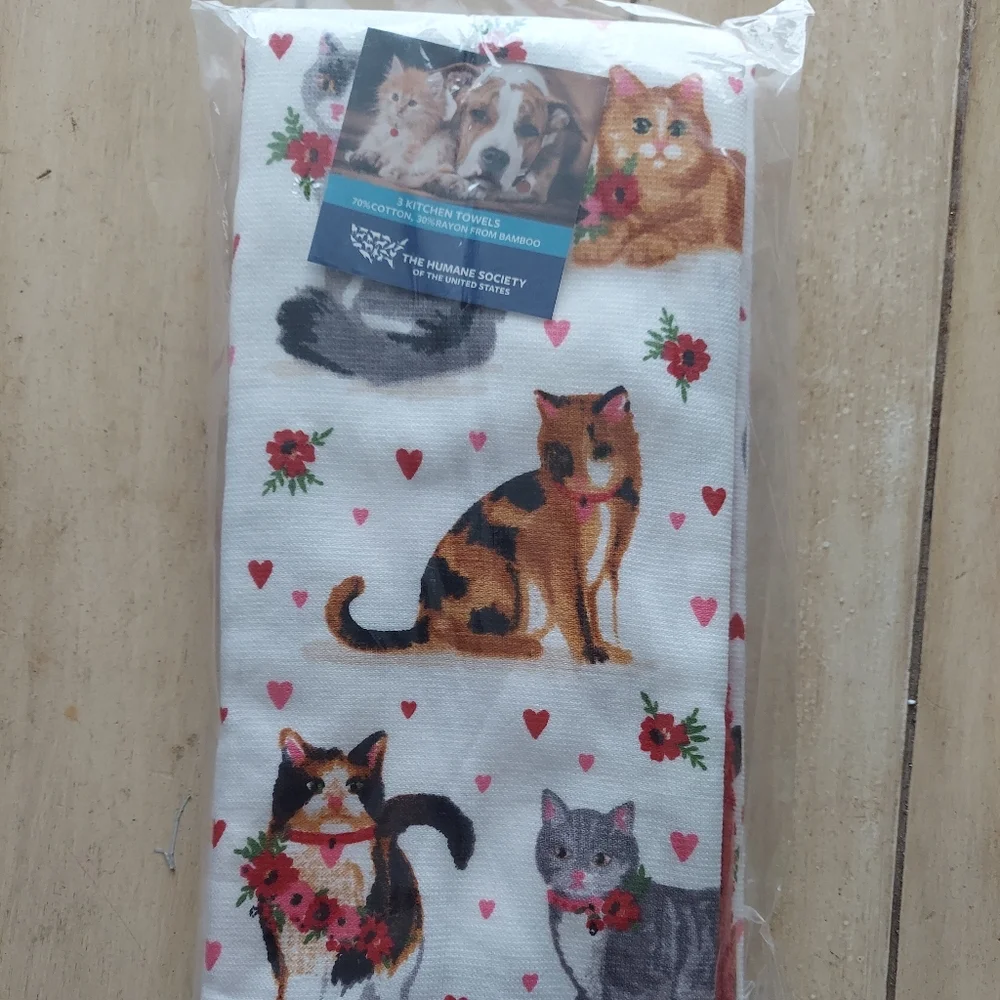 The Humane Society bnwt romantic